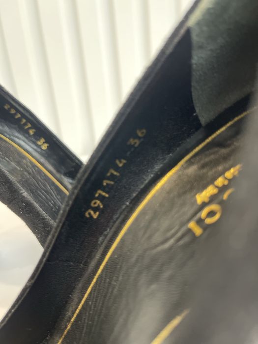 туфлі GUCCI Замшеві декоровані шипами. Оригінал 36