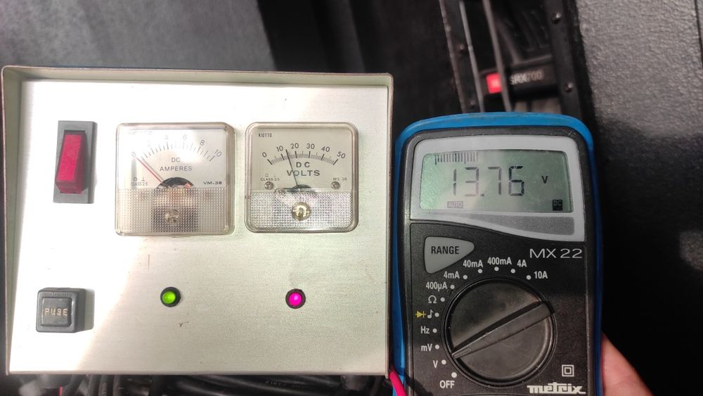 Fonte Alimentação Linear 13.8Vdc 8A ajustável com limitador de corrente automático