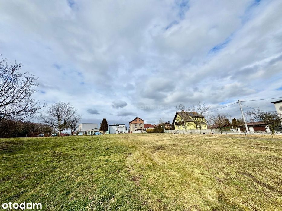 Miasto pod ręką, cisza za płotem  800 m2!