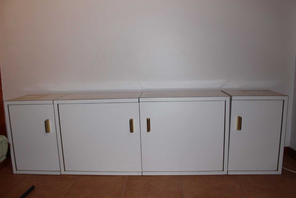 Móvel branco moderno