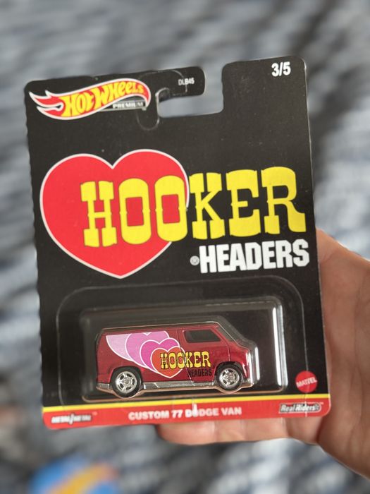 Hot Wheels Premium Custom ’77 Dodge Van HOOKER Headers