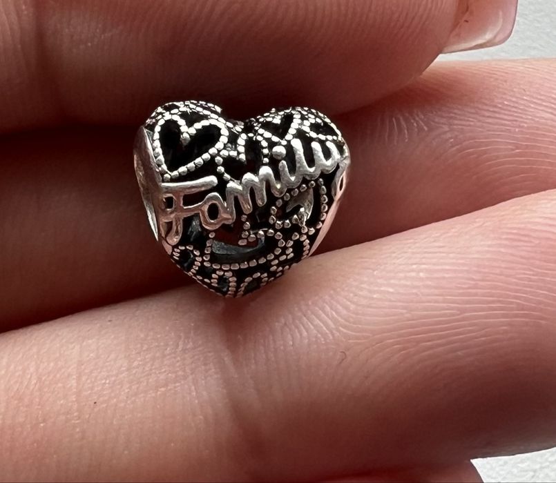 Серебряный шарм Pandora «Сердце семья»Fur Baby Hearts & Paw Prints