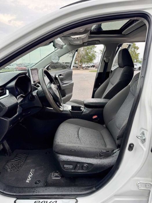 Toyota RAV4 2.5 Hybrid      2023