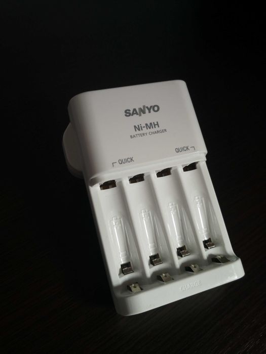 Ładowarka Sanyo Panasonic Eneloop