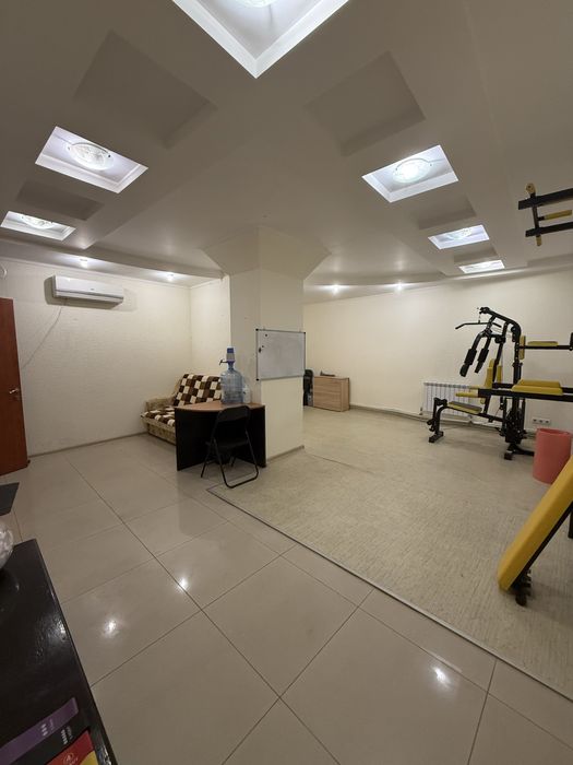 Продам квартиру в Центрі з окремим входом офіс магазин