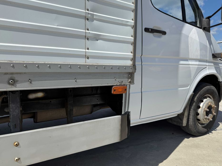 Мерседес вантажний MERCEDES SPRINTER 616