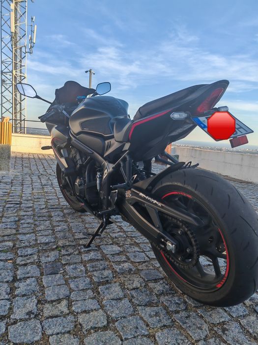 CBR 650R  2024 com Akrapovic / E-Clutch