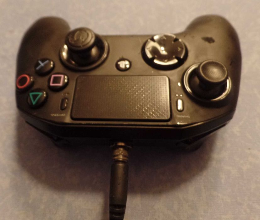 Comando Nacon Revolution Pro com fio PS4 (894)