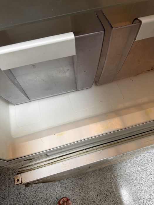 Ofereco Frigorifico a funcionar