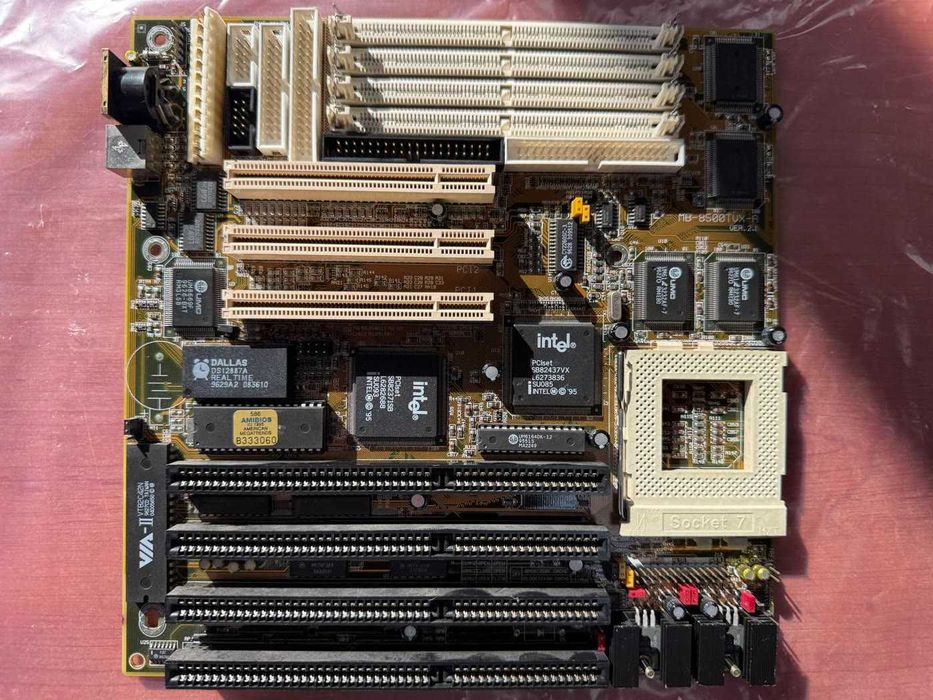 Placa-mãe Biostar MB-8500TVX-A Socket 7 ISA PCI 430VX