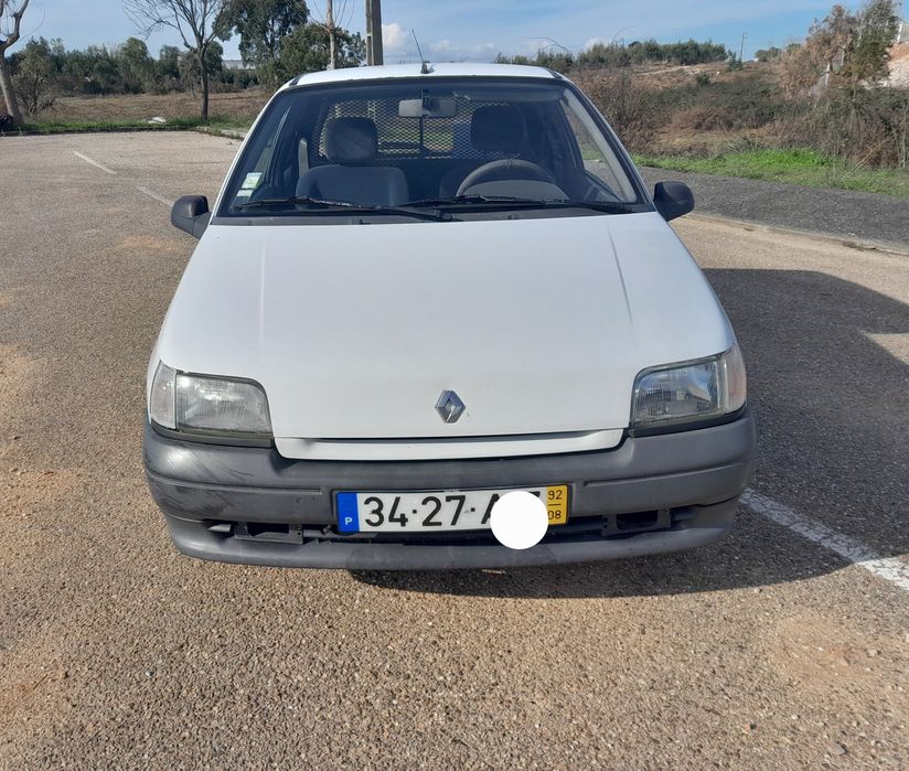 Renault Clio 1.964872118968578121