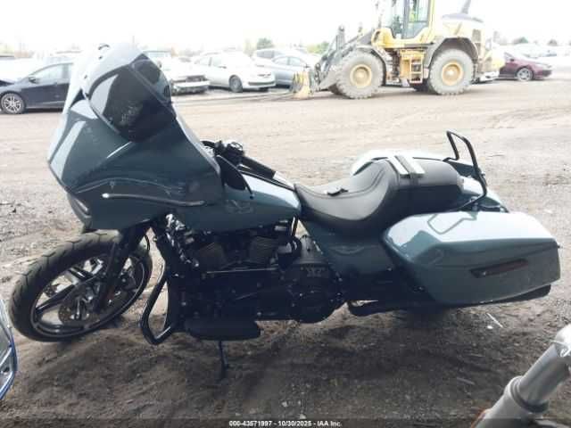 Harley-Davidson FLHX 2024