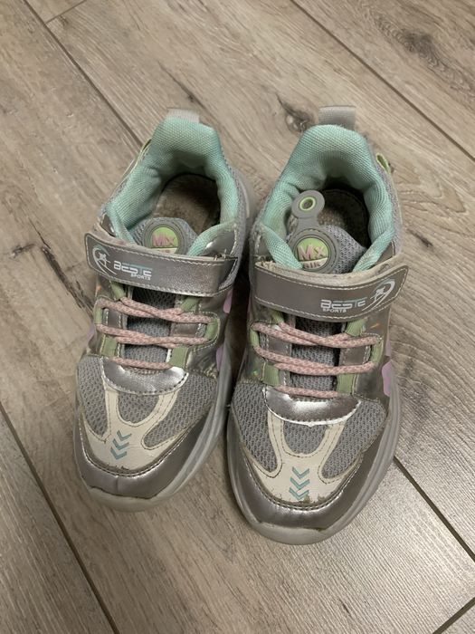 Кросівки для дівчинки