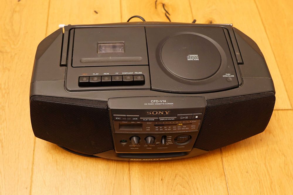 Radioodtwarzacz magnetofonowy cd Sony CFD-V14 radio fm