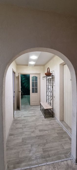 Оренда квартиру на Таврійсткому . Третій поверх .