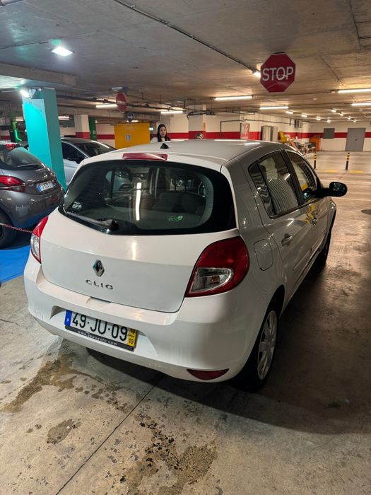 Vende-se  Clio viatura estimada