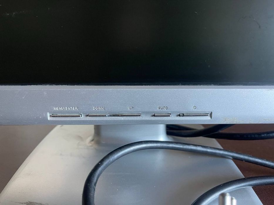 Монитор, для камер, сервера или просто как второй