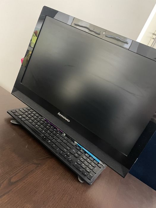 Komupter Lenovo C40-30 all in one