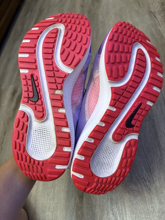 Кросіки жіночі Nike в чудовому стані, оригінал, 24 см