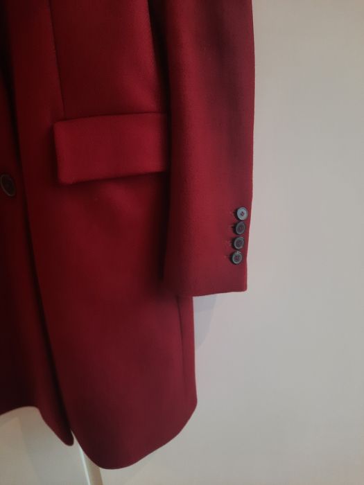 Sobretudo vermelho de fazenda da Zara