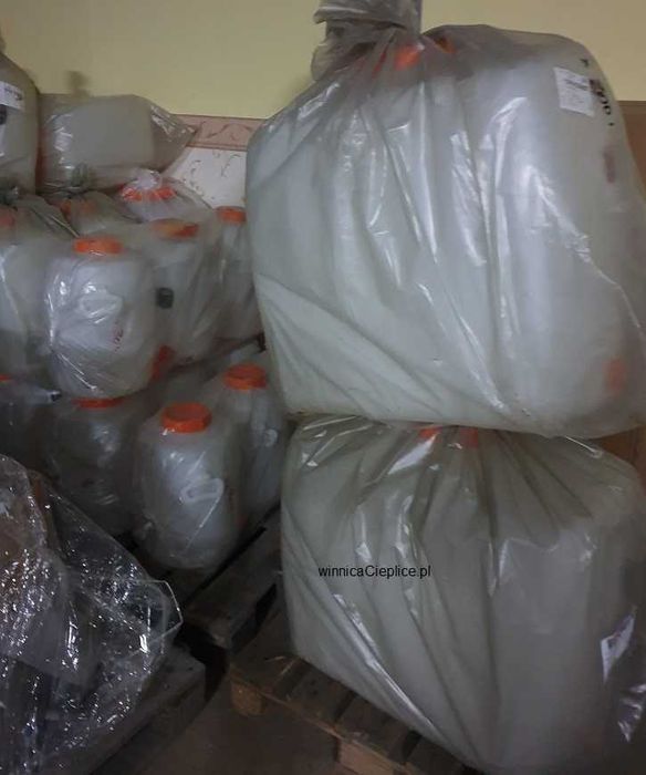 Zbiornik do wina, soku, moszczu PE poj. 200l