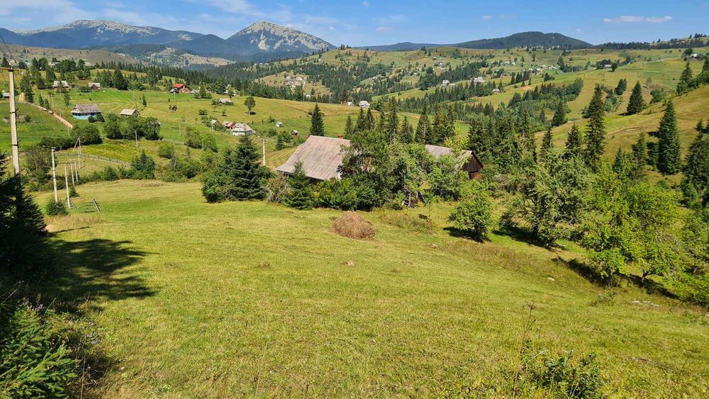 Продам земельну ділянку у с. Яблуниця 2.65га