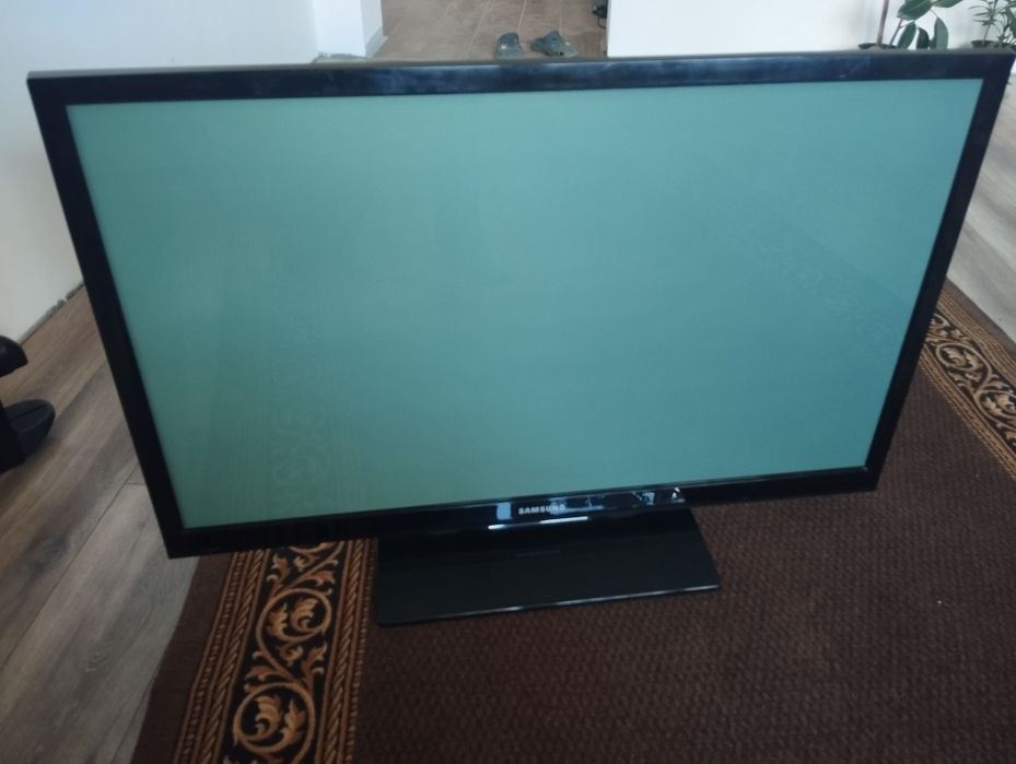 Продам кавоварку капсульну робоча та полисос телевізори