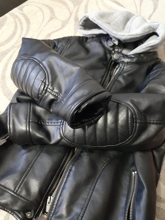 Продам куртку ZAPA