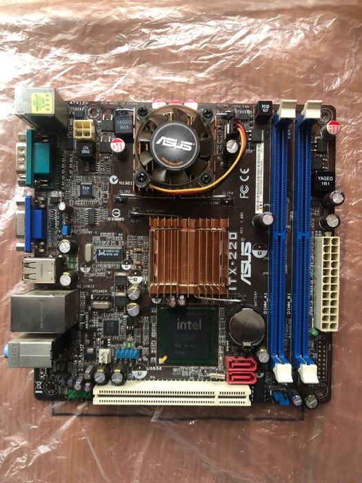 Материнська плата ITX-220