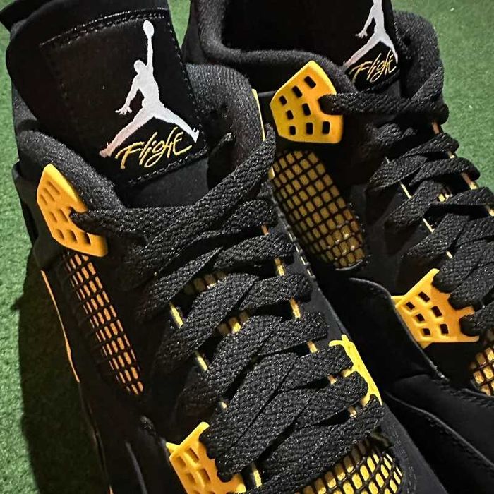 Jordan 4 Retro Thunder R.40