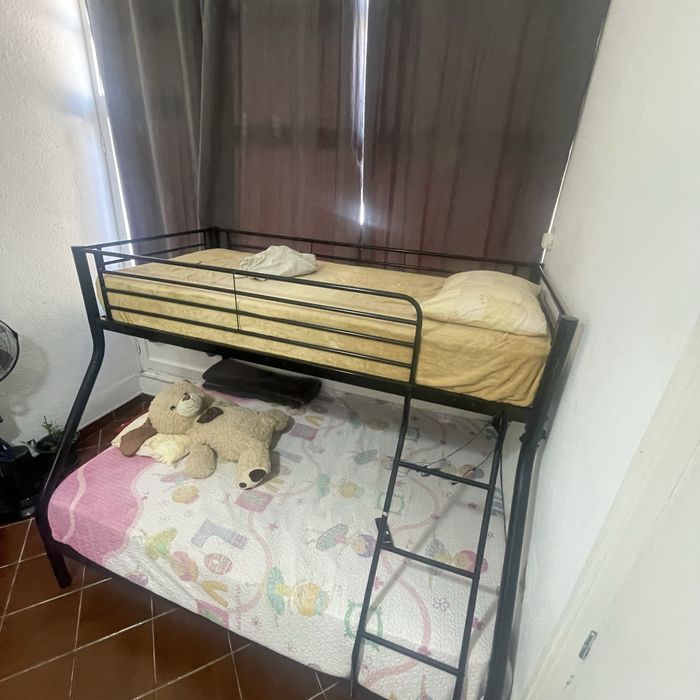 Cama beliche, esta inpecavel