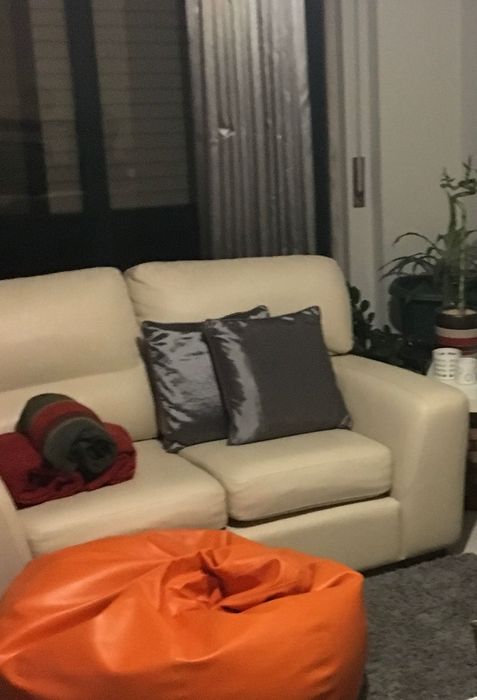 2 sofás de 2 lugares