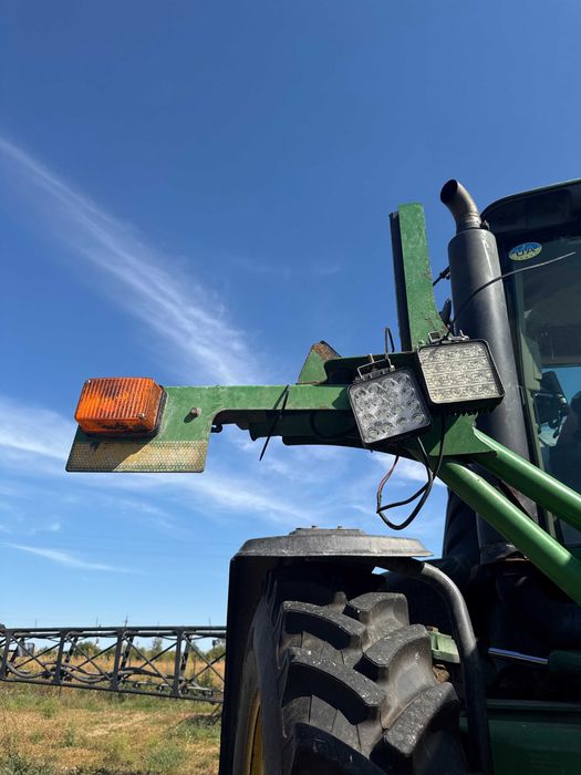 Обприскувач John Deere 4930