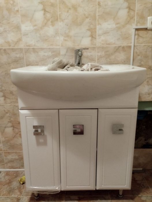 Продам тумбу  Нова ще в плівці вологостійка