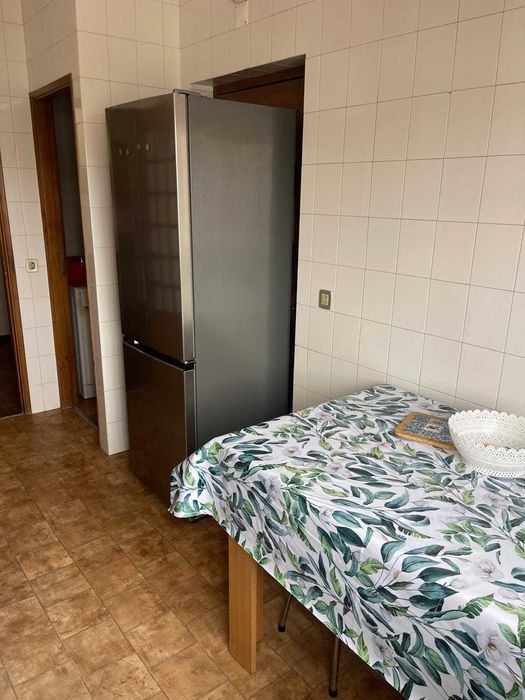 Arrenda-se quarto individual na Av. Marquês de Pombal LEIRIA  - DESPESAS INCLUIDAS