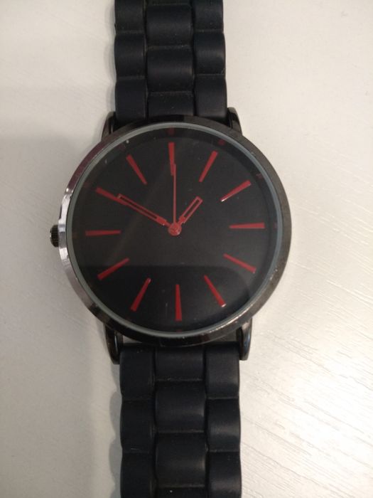 Наручний годинник кварцовий