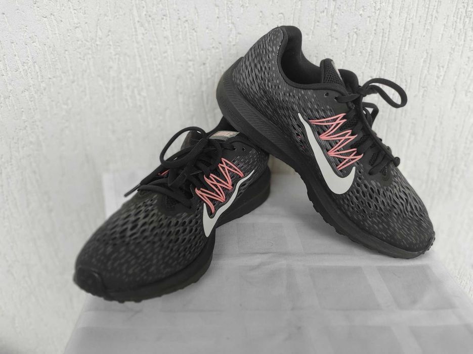Кроссовки текстильние , беговие Nike zoom winflo 5 р.39
