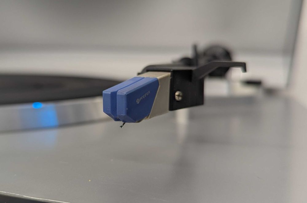 Програвач платівок  Grundig PS 2600.