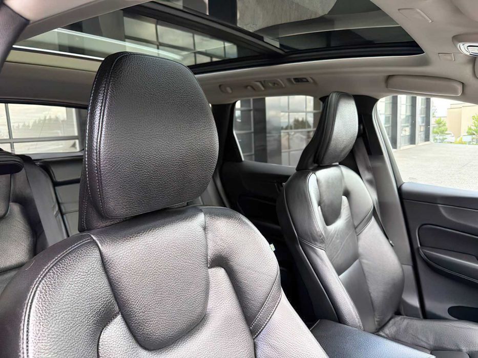 Volvo XC60 T5 Momentum      2020