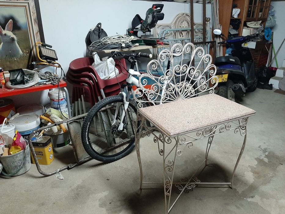 Consola de entrada com tampo de pedra