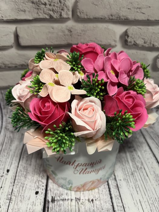 Букет з трояндами, троянди , подарунок , 8 березня