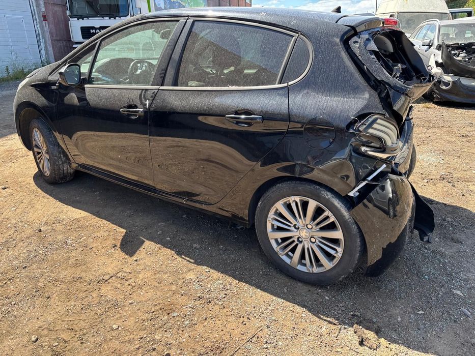 Peugeot 208 1.6 HDI de 2018 para peças