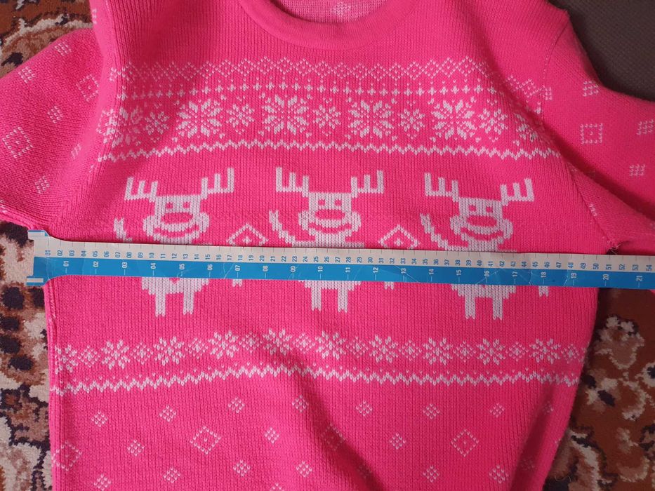 Różowy sweter świąteczny męski (damski?)