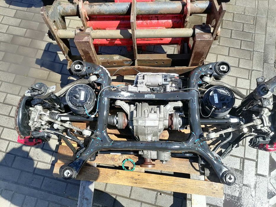 Audi Q7 4M0 Zawieszenie Tył wózek Wahacze Oś Skrętna