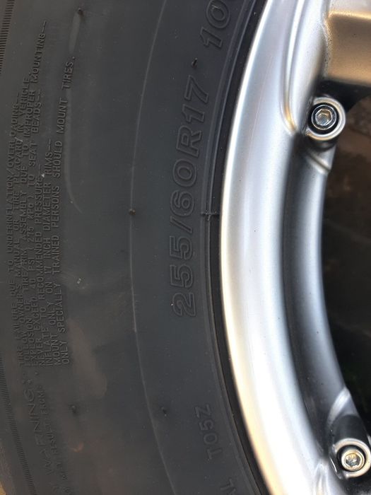 Продаються колеса Bridgestone 255/65 R17