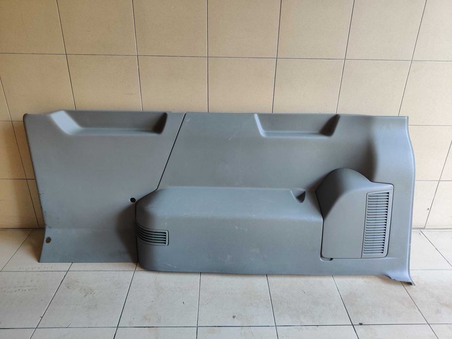 Prawy tylny boczek bagażnika do VW T5
