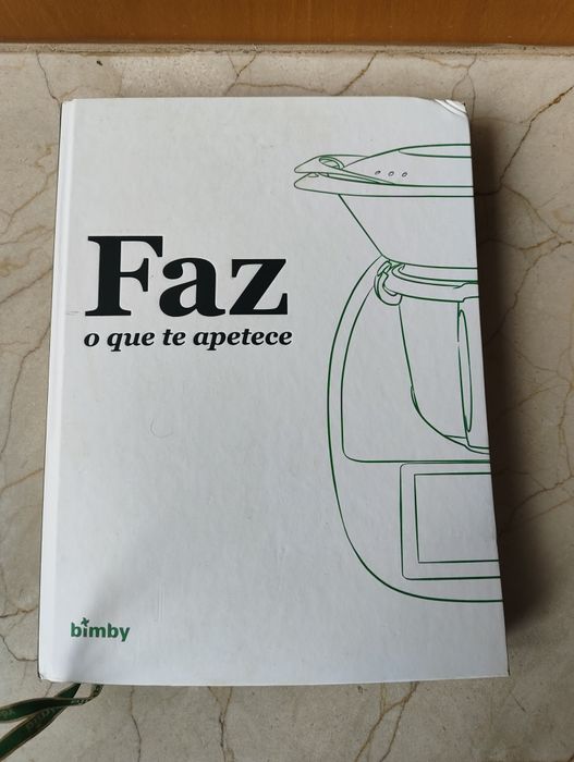 Bimby TM6 com Acessórios, Livro e Bolsa de Transporte