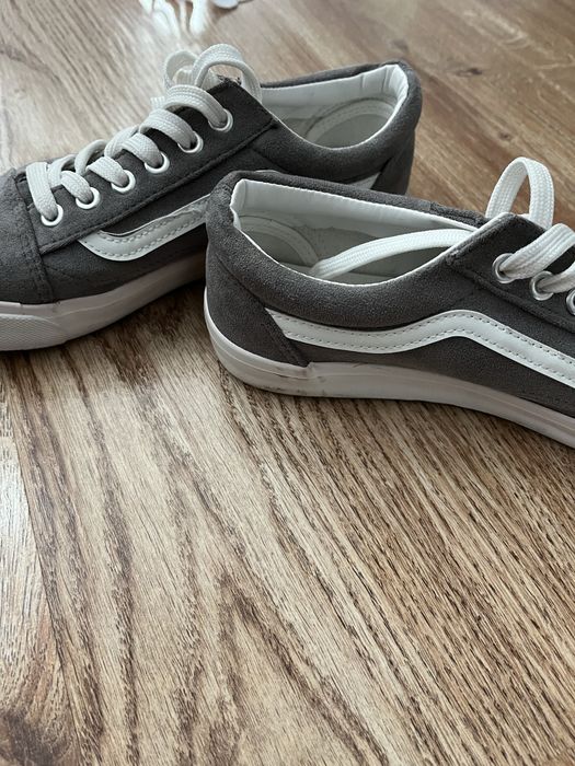 Trampki szare roz. 39