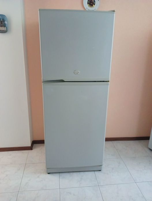 Продам Холодильник SHARP.