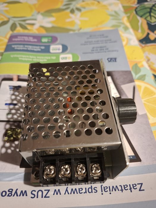 Regulator napięcia 220V/400W